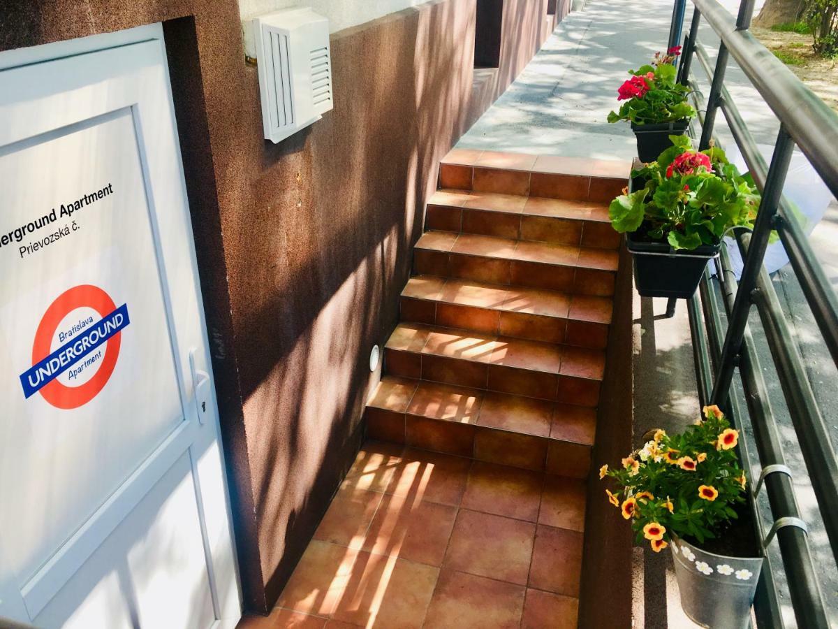 Underground Apartment Bratislava-Nivy Exterior foto